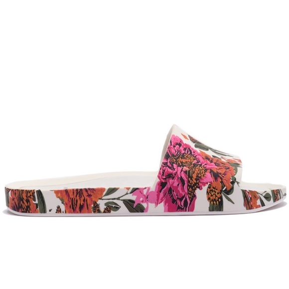 Melissa Beach/Pool/Spa Slide Sandals sizes 8 & 9 - Picture 6 of 7